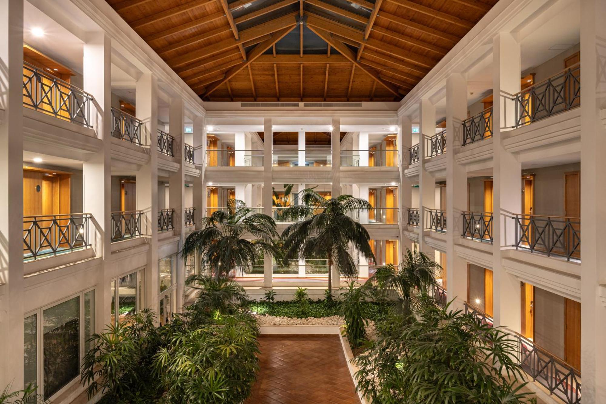 Onyria Quinta Da Marinha Hotel Cascais Esterno foto The interior of the hotel